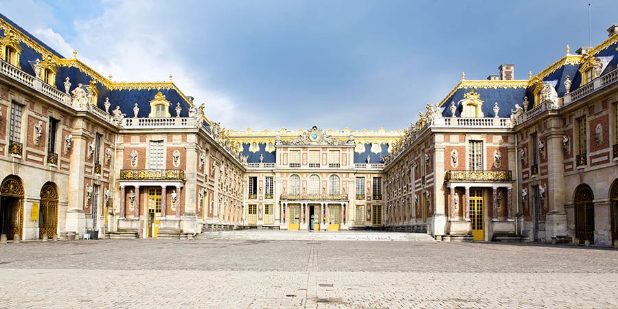 Uncovering the iconic landmarks of Paris